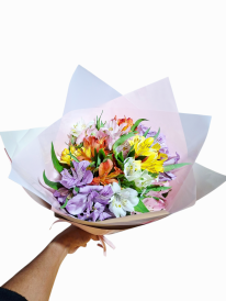 Buquê misto de alstroemeria