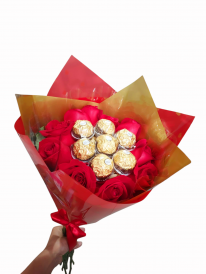 Buquê com rosas e Ferrero Rocher